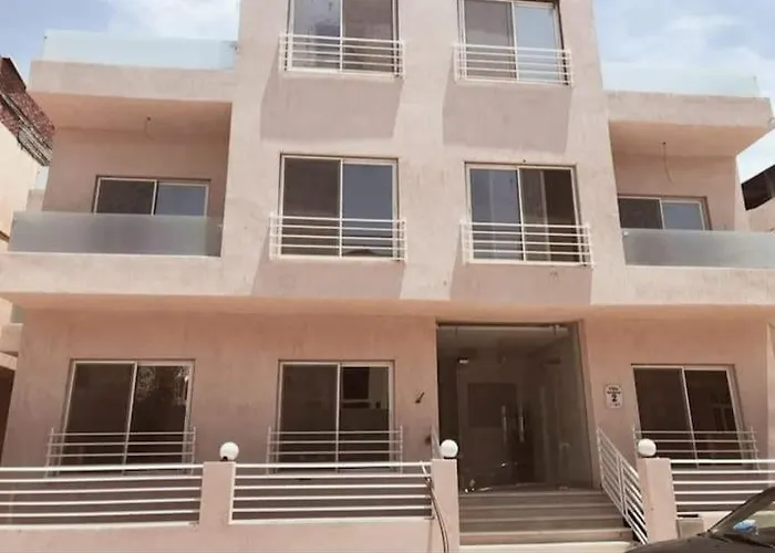 Apartment In Villa Magawish